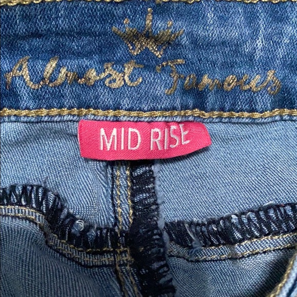 Almost Famous - Picture 4 of 4